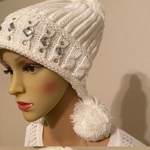 Women Rhinestone Pom Pom Cable Knit Hat